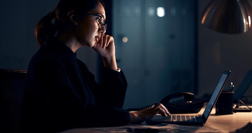 Adult woman searching for a night side hustle