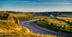 north dakota badlands during day time