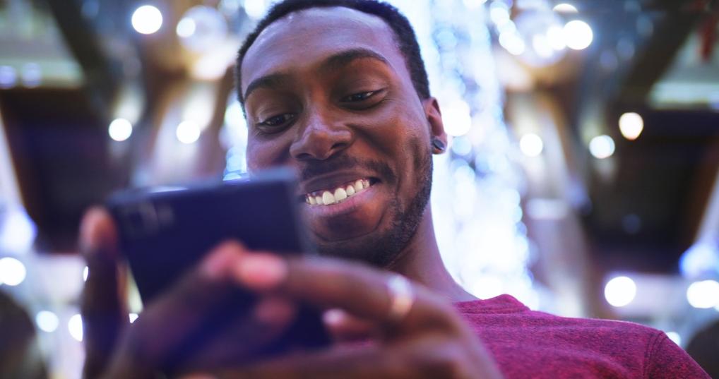 Man using Trim app on his phone